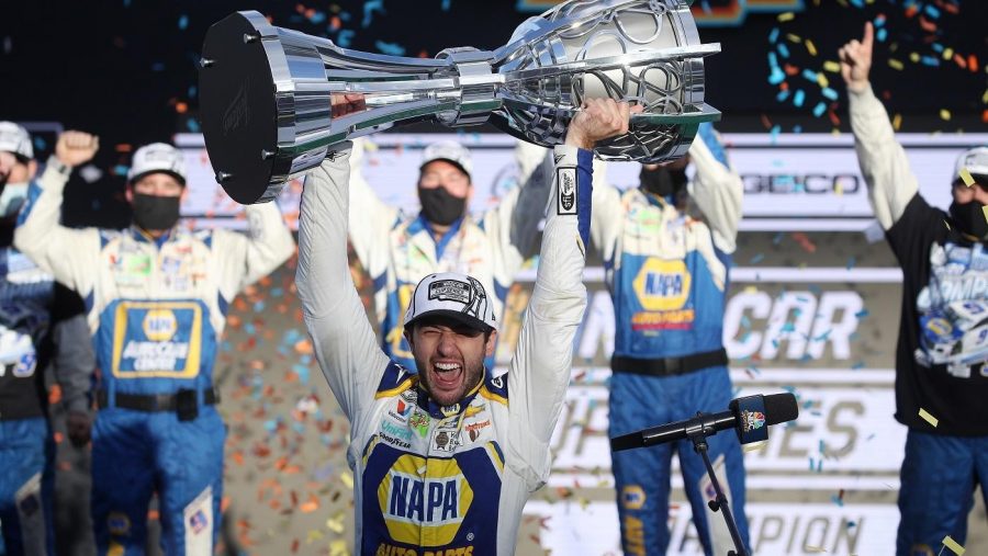 Chase+Elliot+%2824%2C+Dawsonville+Georgia%2C+holds+up+the+2020+NASCAR+CUP+SERIES+Trophy.